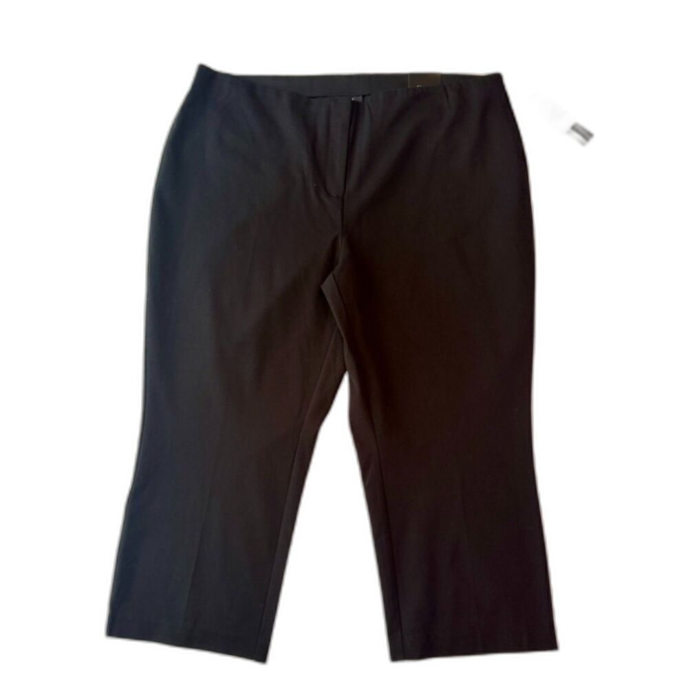 NWT Alfani Woman black 18W comfort waist capris.